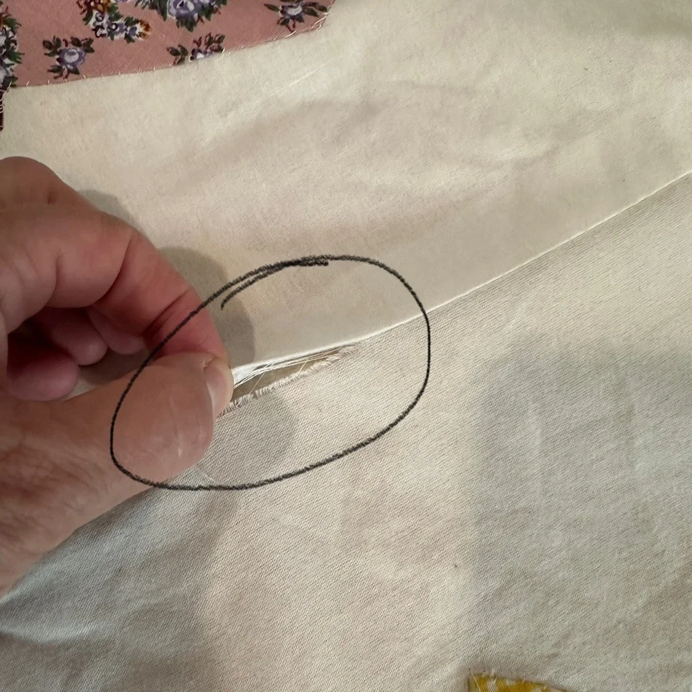 Adorable Sunbonnet Sue Hand-stitched Quilt Cream Lavender  Yarn Tied 77”x89”
